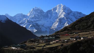 Dhole Way To Gokyo
