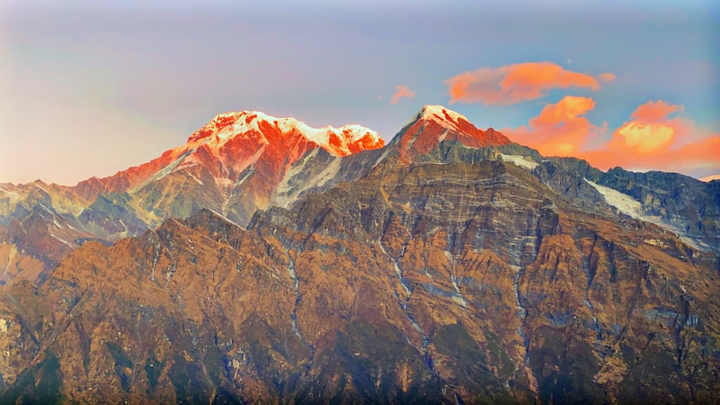 pic of annapurna from mardi himal trek