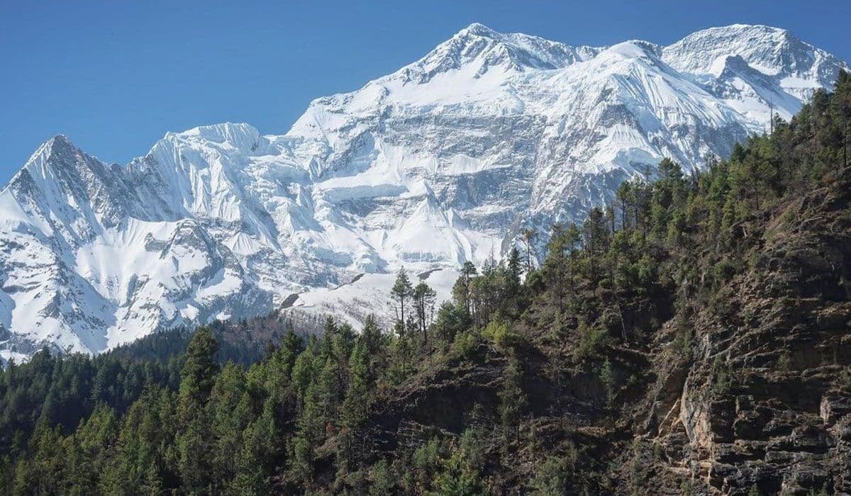 Pisang Peak 6091 Meters 19984 Feet