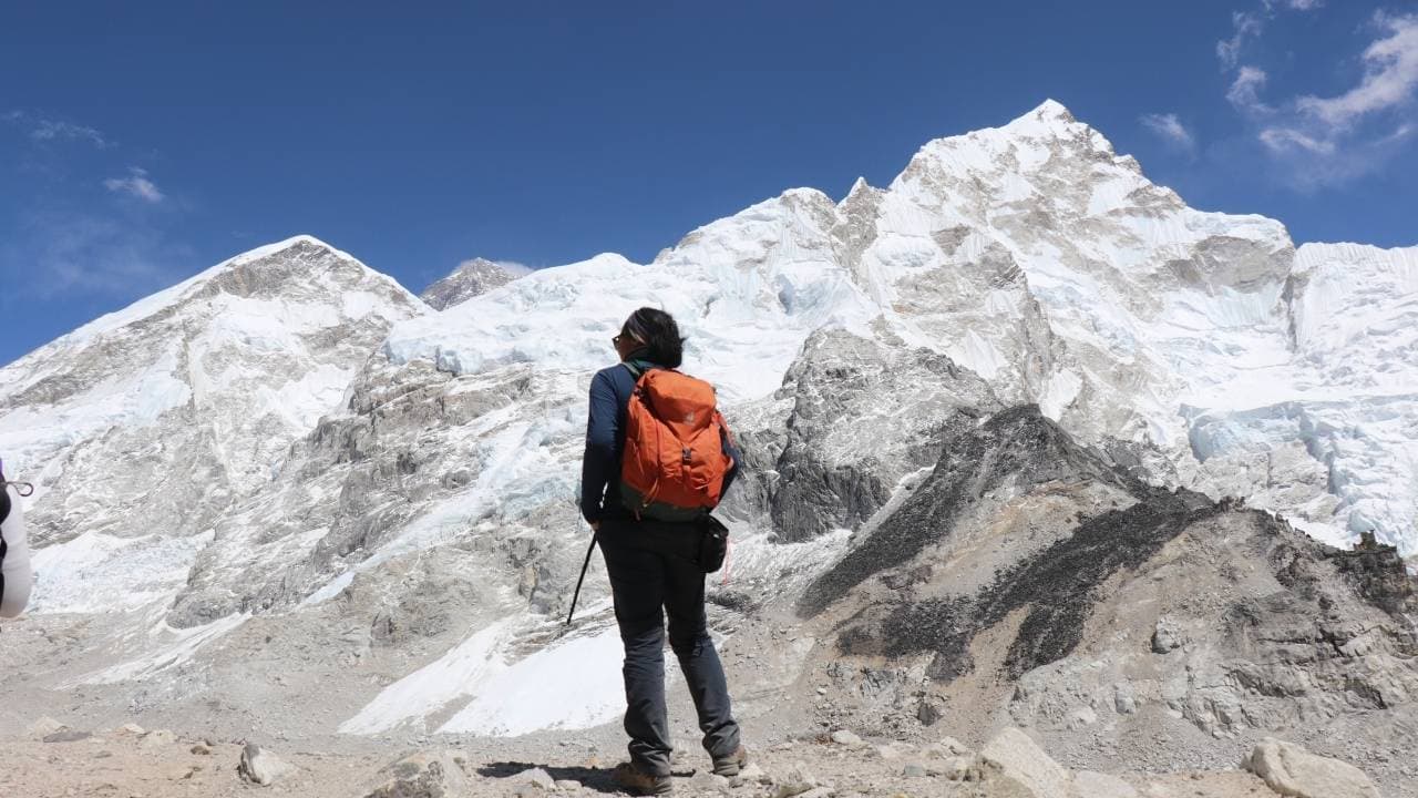 EBC Trek Helicopter Return From Pheriche