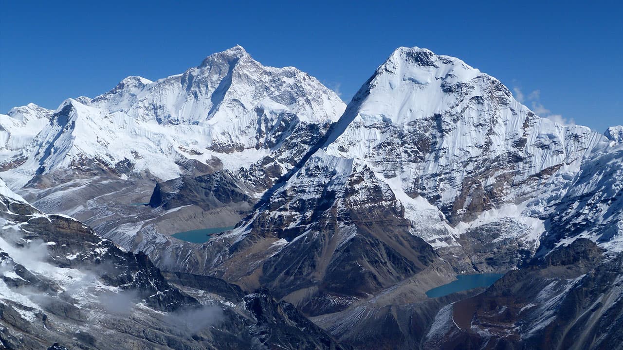 Snow-capped Himalayan mountains on the Makalu Base Camp Trek.
