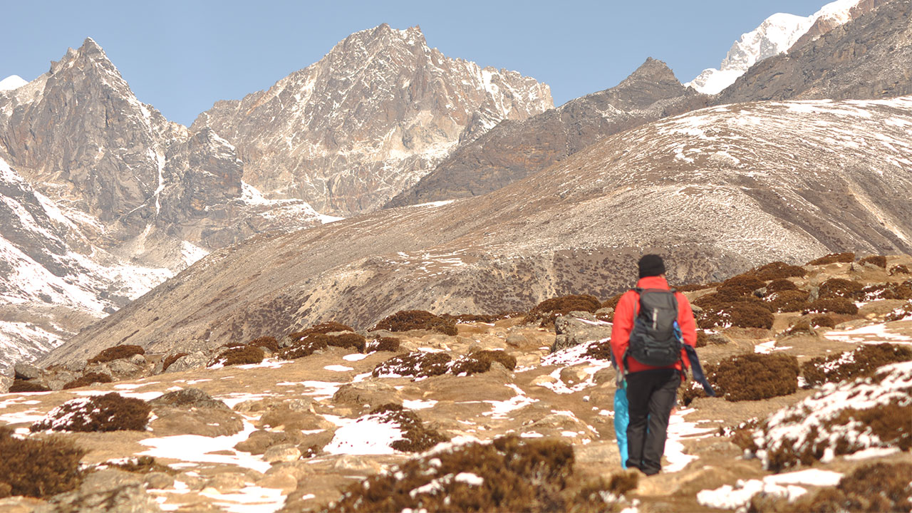 Best Way to Acclimatize on the Everest Trek