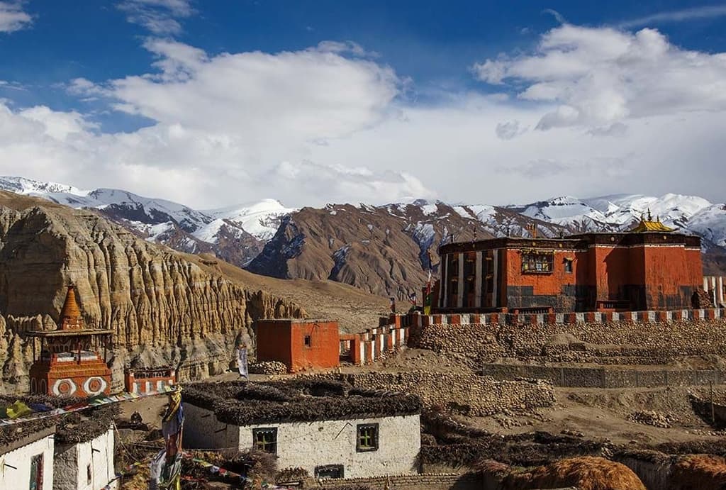Upper Mustang Altitude: Understanding Elevation, Weather, and Acclimatization